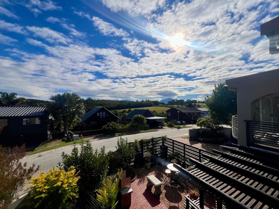 4 Bedroom Property for Sale in Herolds Bay Western Cape